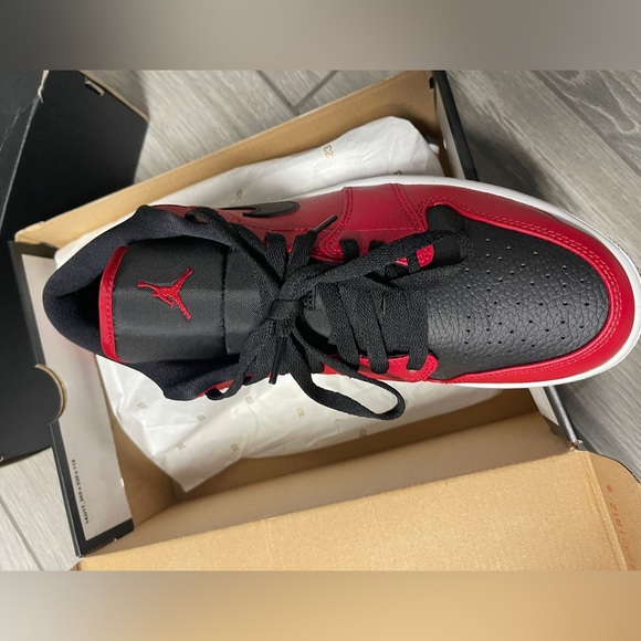 AIR JORDAN 1LOW - Picture 3 of 4